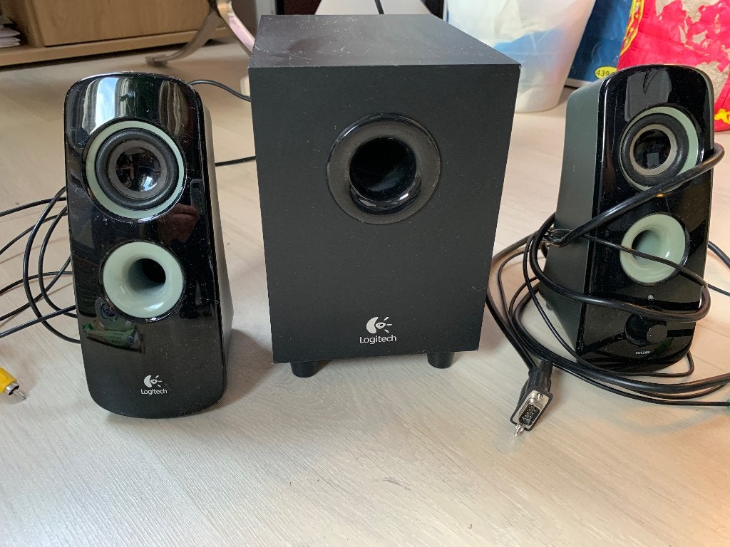 Speakerset computer, Computers en Software, Pc speakers, Ophalen of Verzenden, Zo goed als nieuw, Logitech