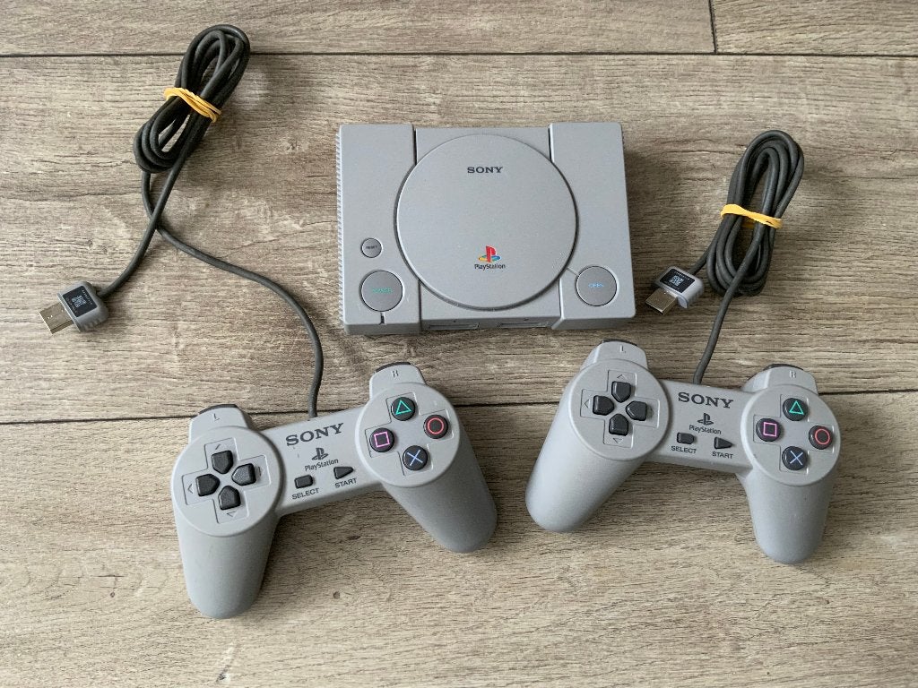 Mini Playstation 1 Classic PSX met veeel Spellen PS one, Spelcomputers en Games, Spelcomputers | Sony PlayStation 1, Ophalen of Verzenden