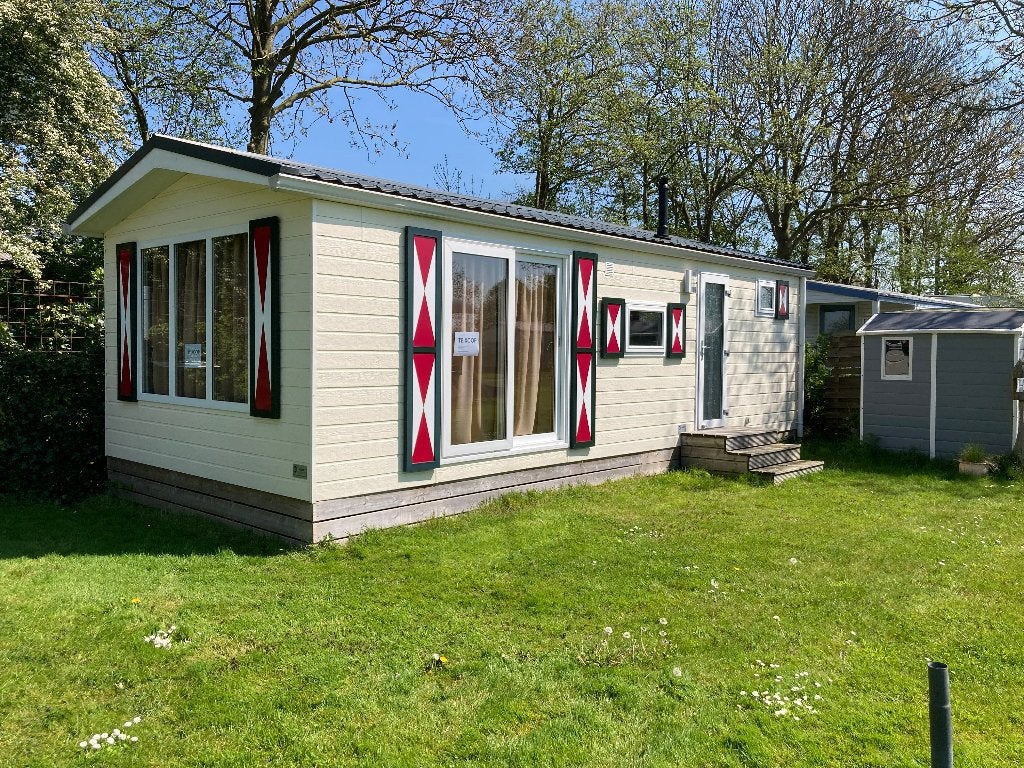 Chalet/Stacaravan op ruime plaats. Met 10 jaar stazekerheid, Caravans en Kamperen, Stacaravans, Tot en met 4