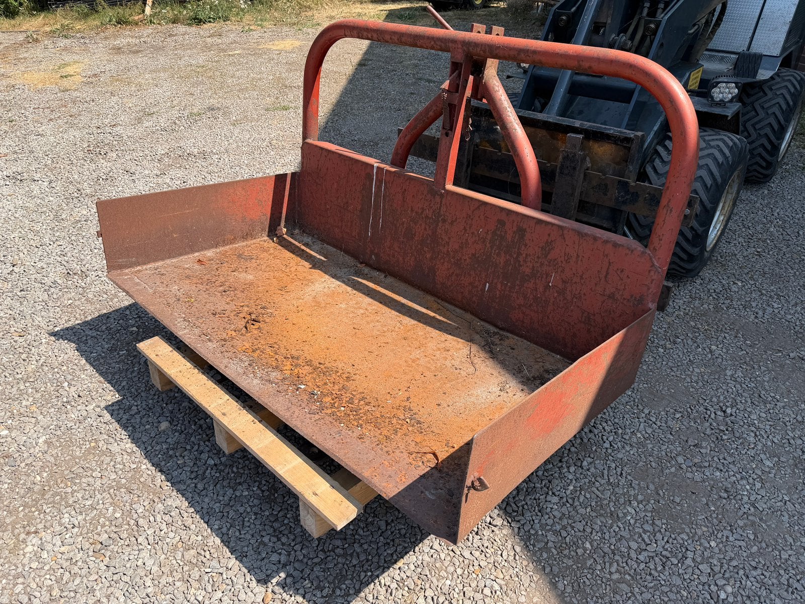 Grondbak / transportbak (kan kiepen) 150cm, Ophalen