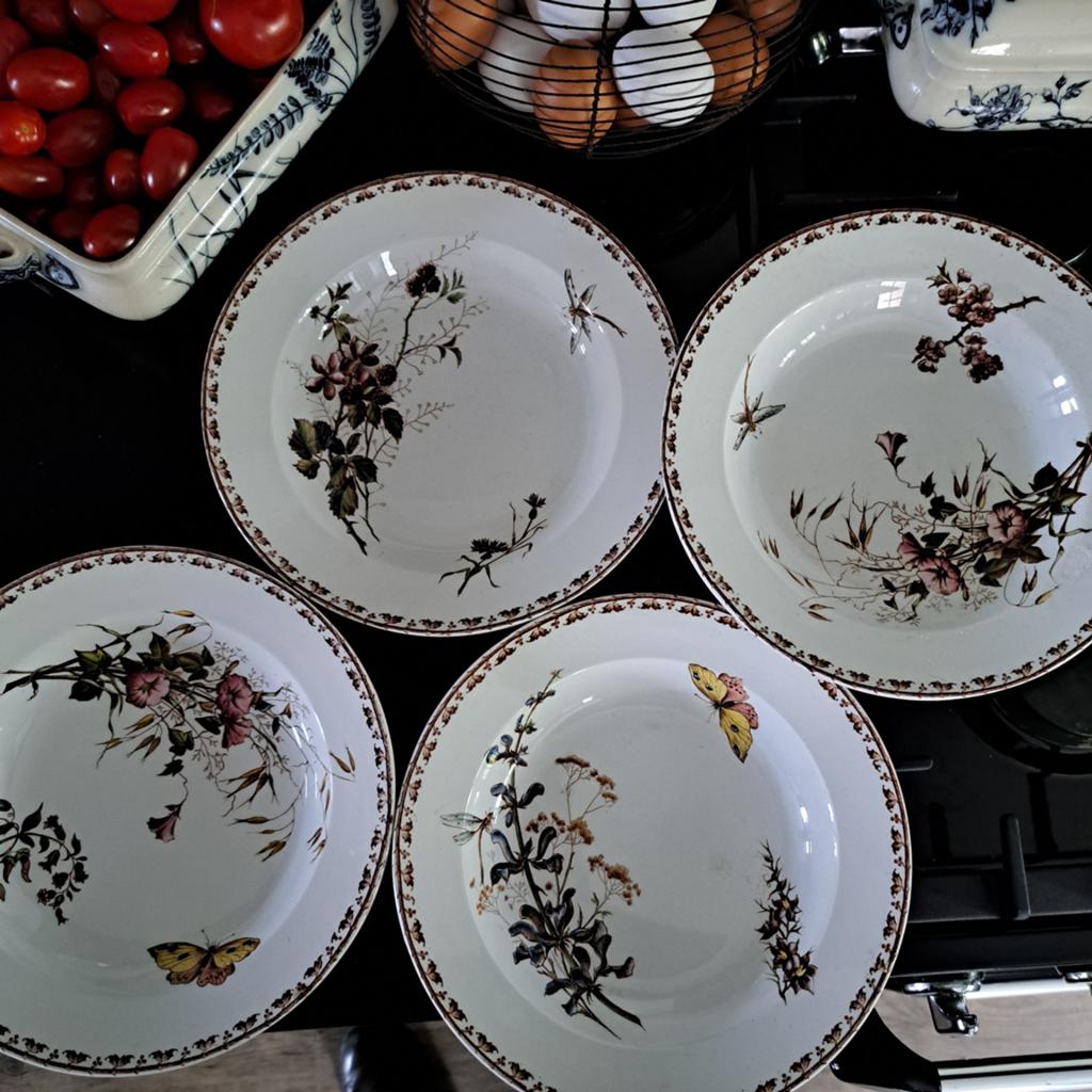 Set van 4 antieke diepe borden. Sarreguemines. Carmen., Antiek en Kunst, Antiek | Servies los, Ophalen of Verzenden