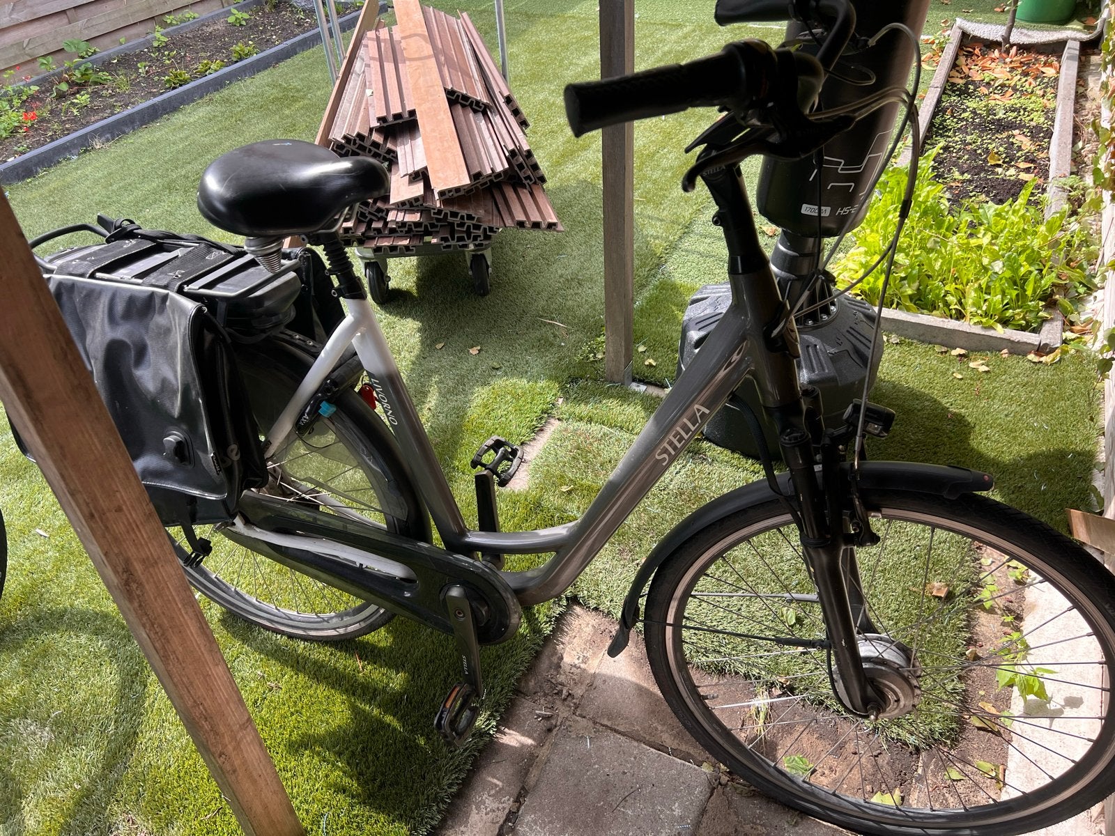 Stella elektrische fiets - display beschadigd, Zo goed als nieuw, 51 tot 55 cm, 50 km per accu of meer, Ophalen