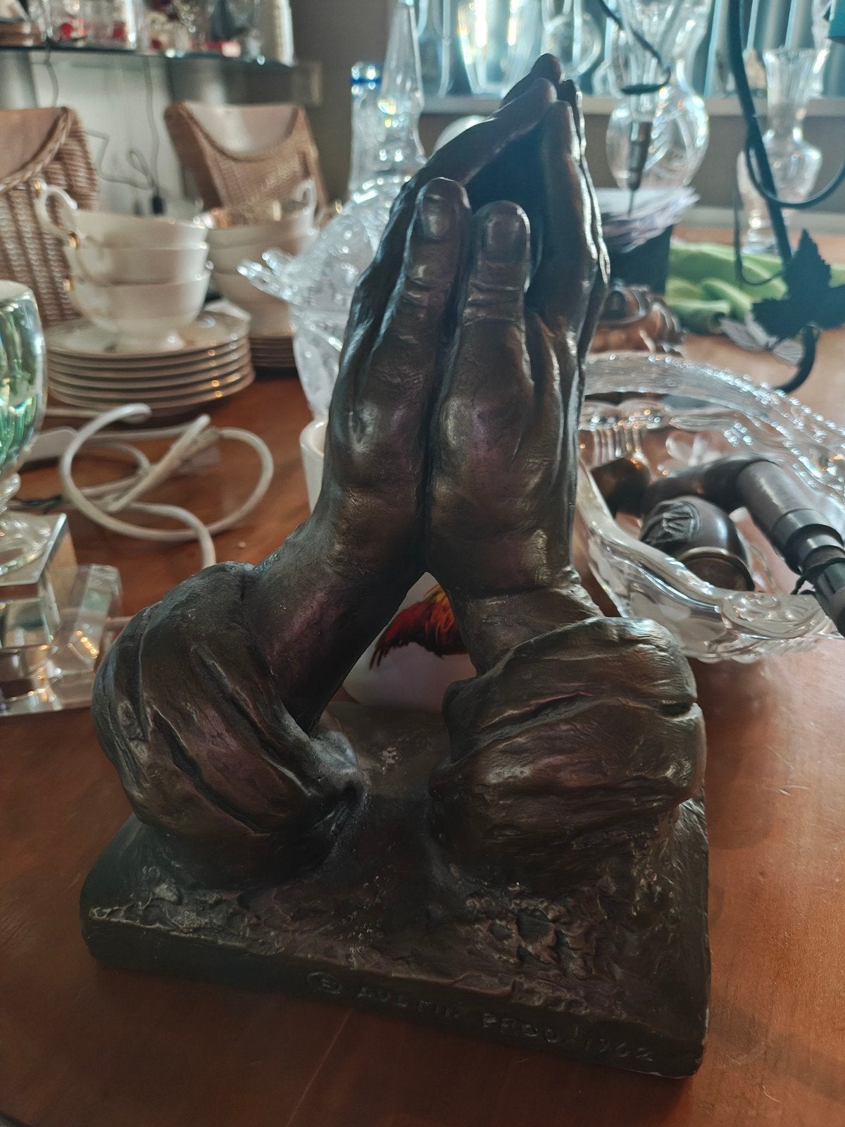 Austin Prod 1963 Gipsen Sculptuur Biddende Handen, Antiek en Kunst, Gips, Ophalen of Verzenden, Beeld, Bruin