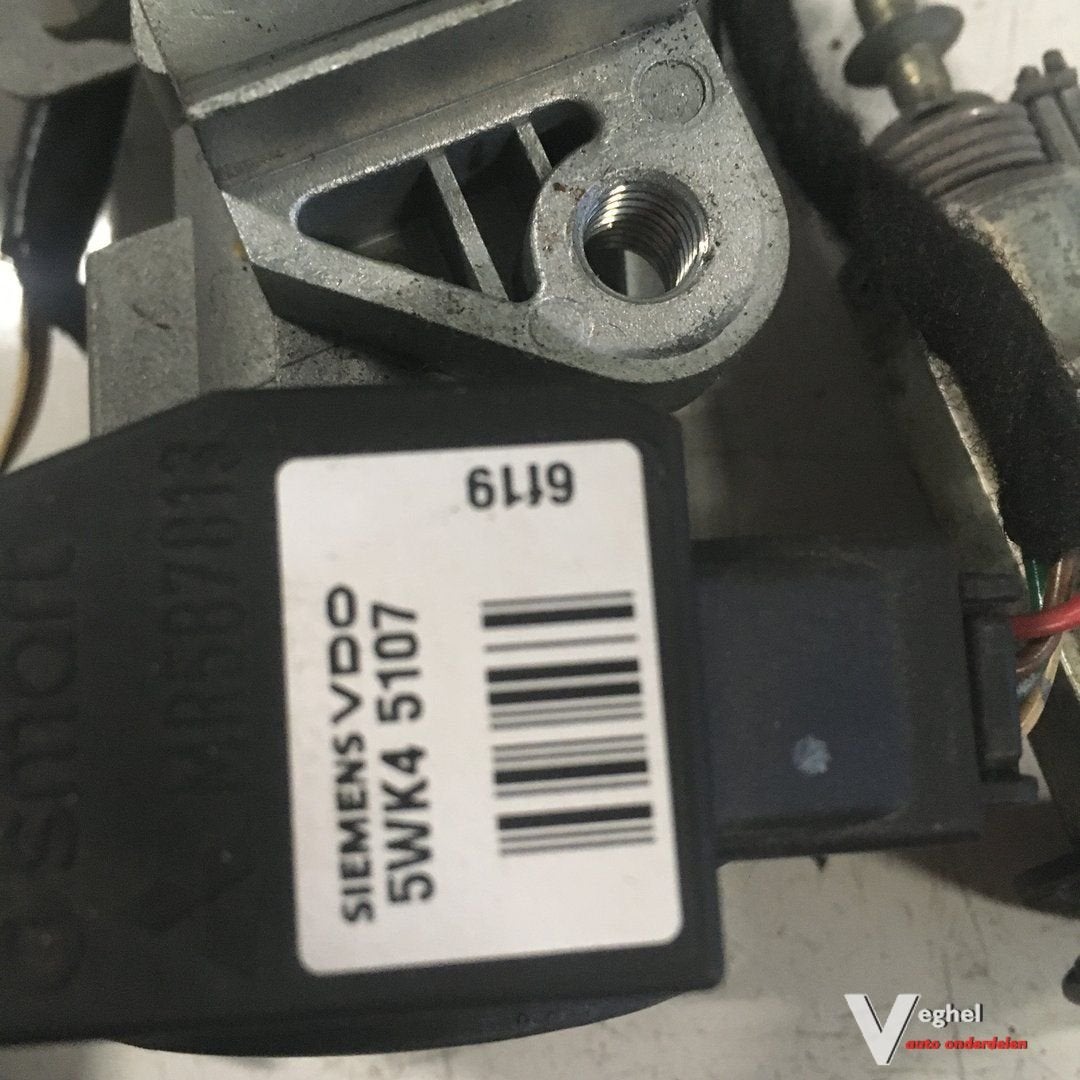 Mitsubishi Colt 1.3 benzine 2007 5 drs Contactslot met sleut, Auto-onderdelen, Gebruikt, -, -, Ophalen of Verzenden