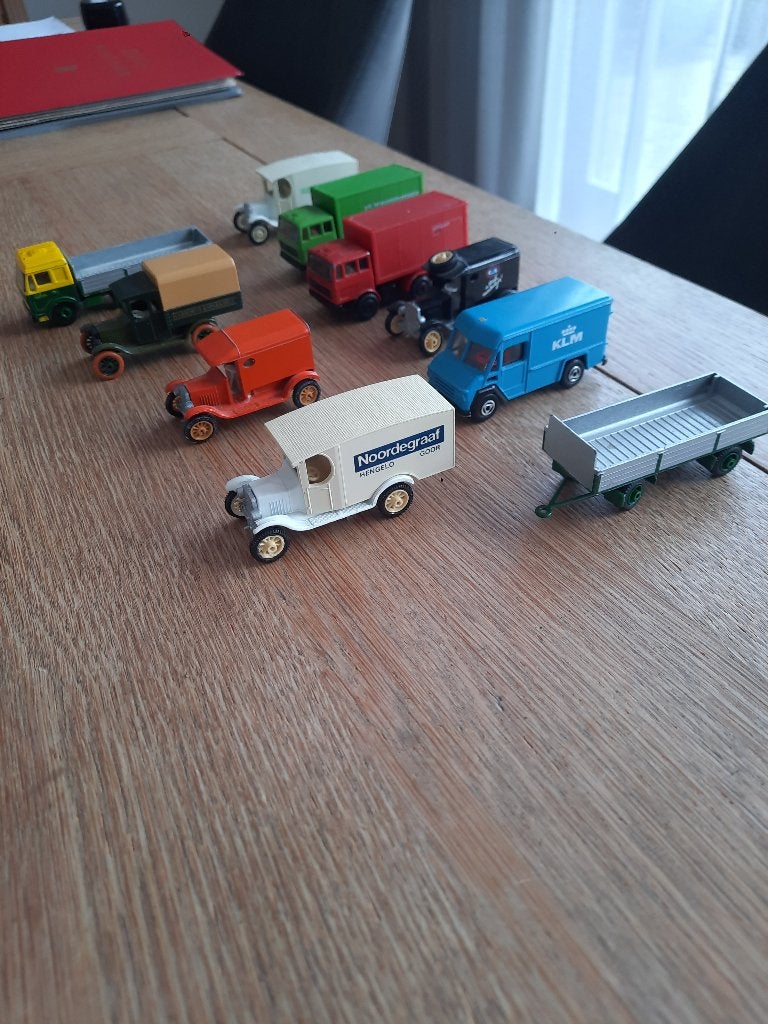 Efsi. 10 modelautos. 1:87, Ophalen of Verzenden, Zo goed als nieuw, Auto, Efsi