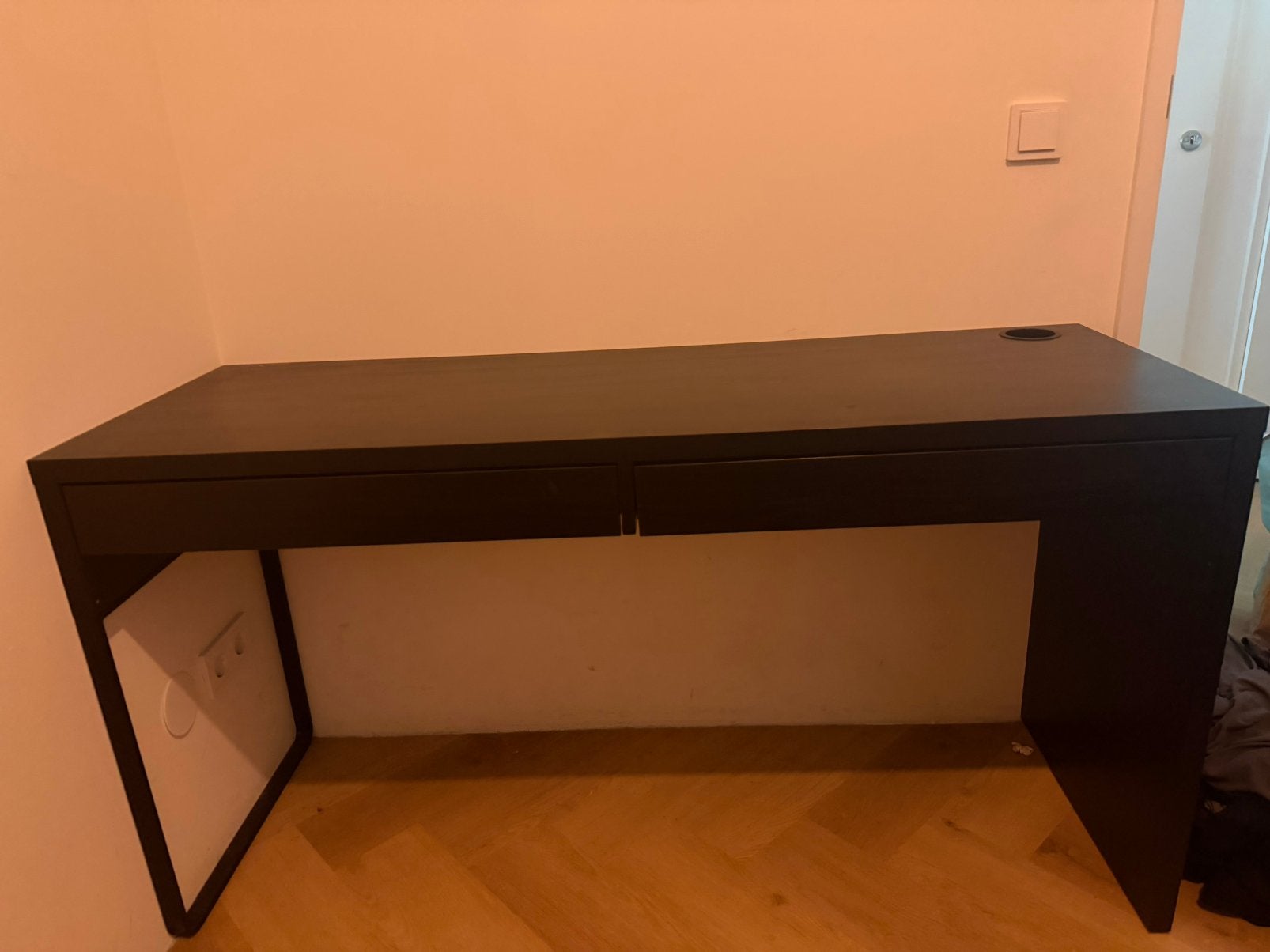 Ikea zwarte bureau meubel, Huis en Inrichting, Ophalen, Gebruikt, 50 cm, 142 cm