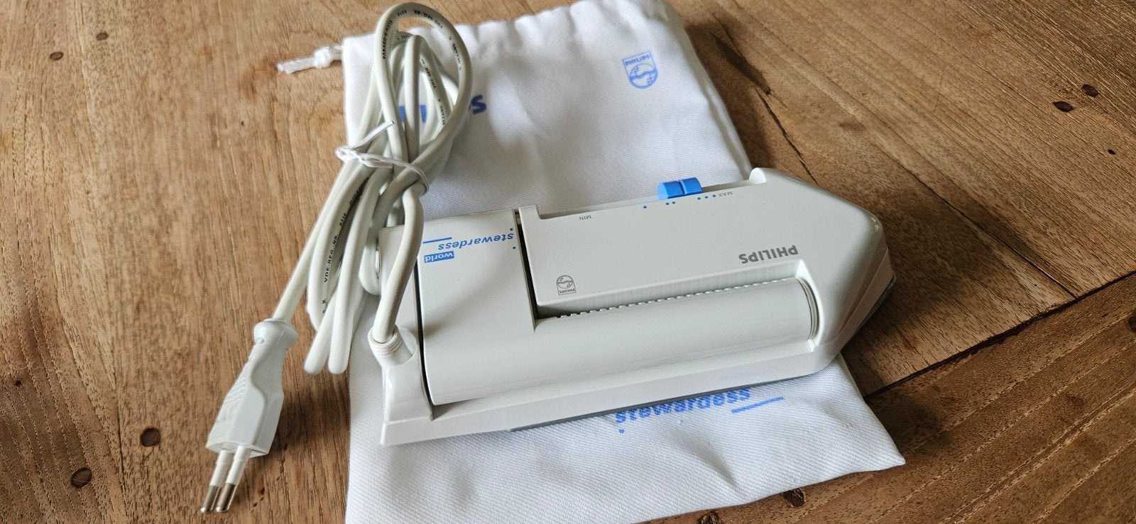 Philips World Stewardess Reisstrijkijzer met etui, Ophalen of Verzenden, Zo goed als nieuw, Strijkijzer met snoer