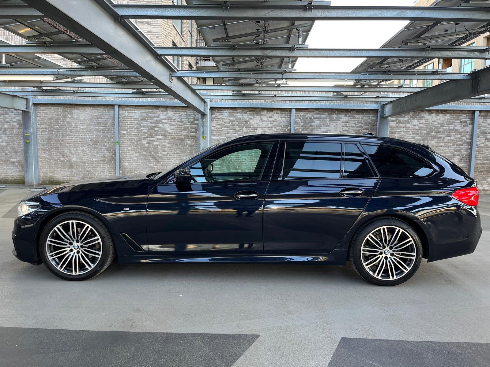 BMW 5-Serie 520iA M PACK G31 NAP PANO HUD LED LEDER CARPLAY, Auto's, BMW, 1998 cc, Achterwielaandrijving, 4 cilinders, 2000 kg