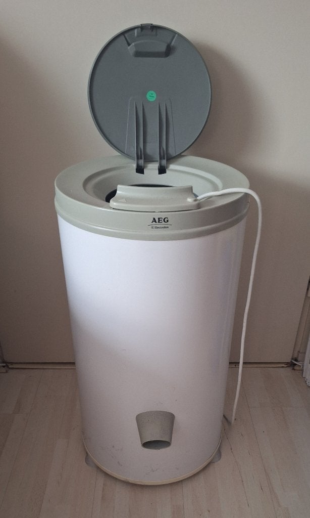 Wascentrifuge AEG, Ophalen, Minder dan 85 cm, 4 tot 6 kg, Bovenlader
