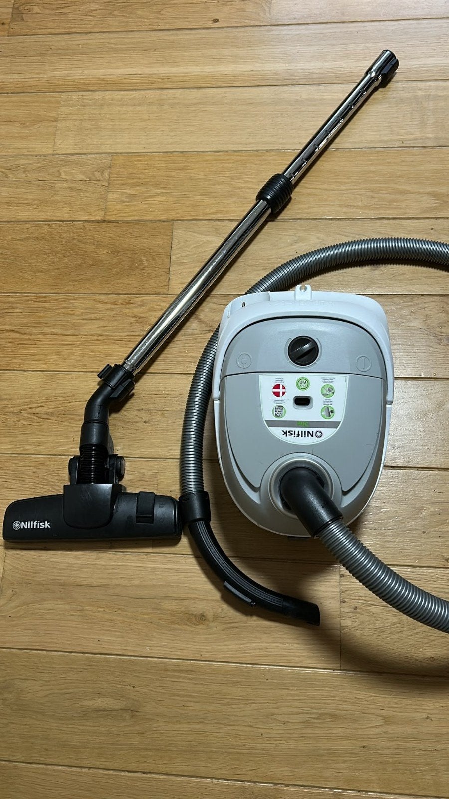 nilfisk stofzuiger 750 watt, Ophalen, Zo goed als nieuw