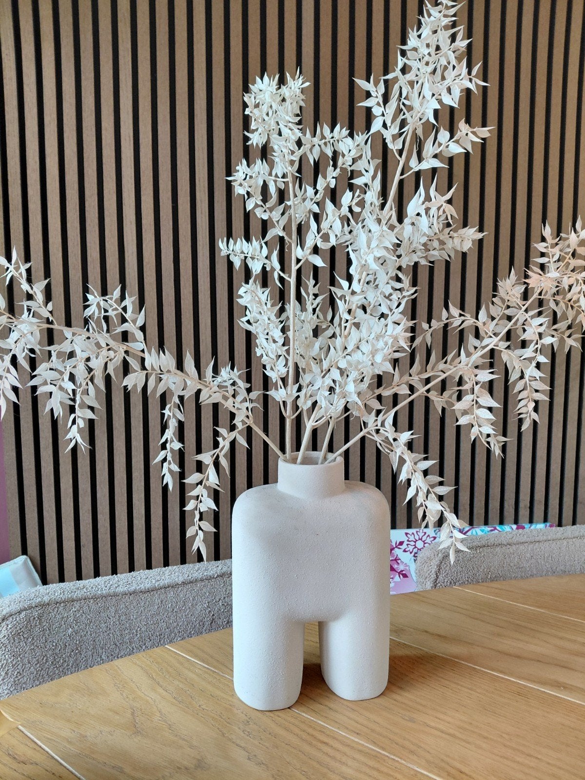 Moderne witte vaas met uniek design, Ophalen of Verzenden