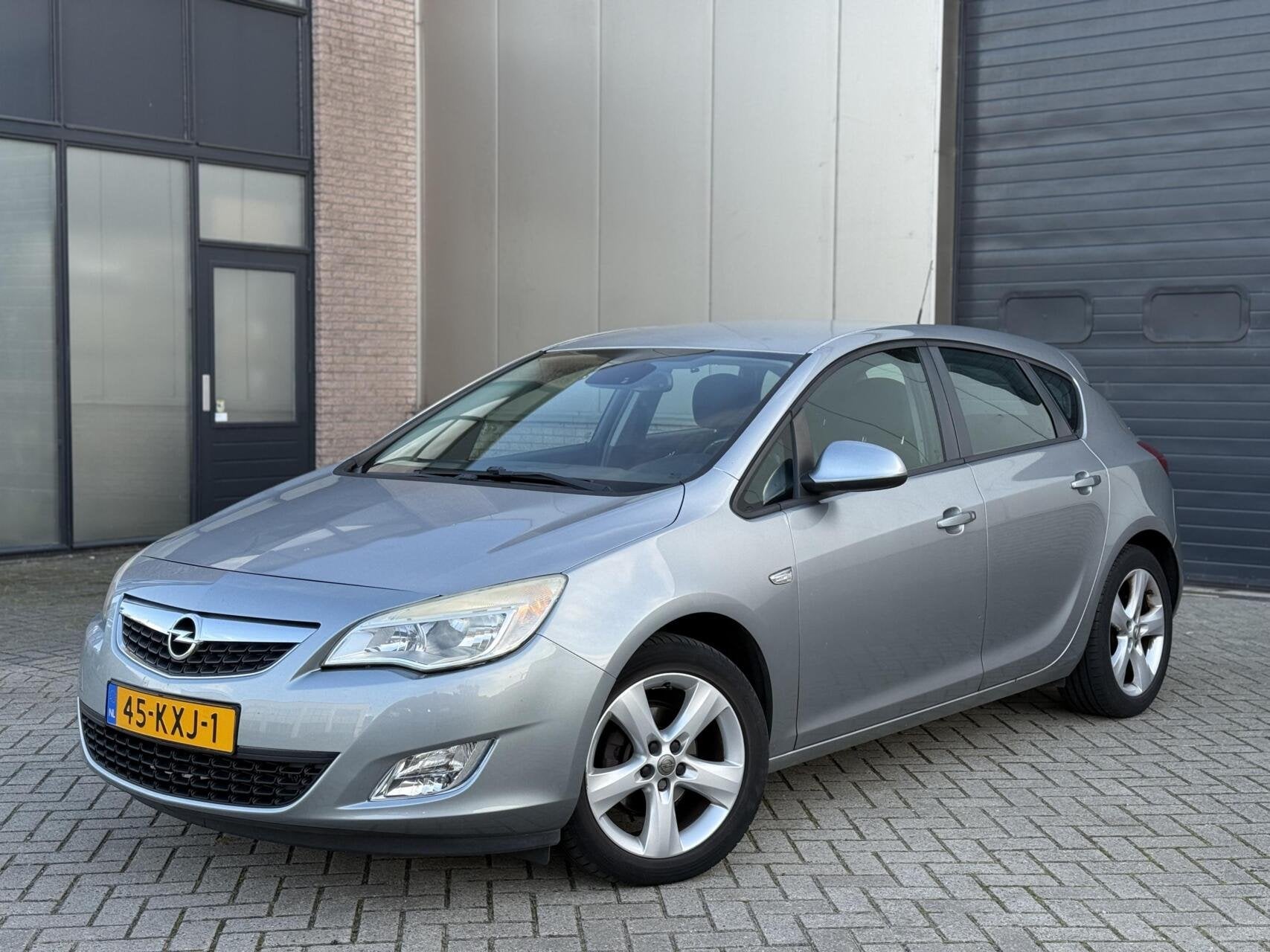 Opel Astra 1.4 Turbo Edition 2010 Airco/Cruise/Trekhaak 6BAK, Auto's, Voorwielaandrijving, Euro 5, Gebruikt, 680 kg