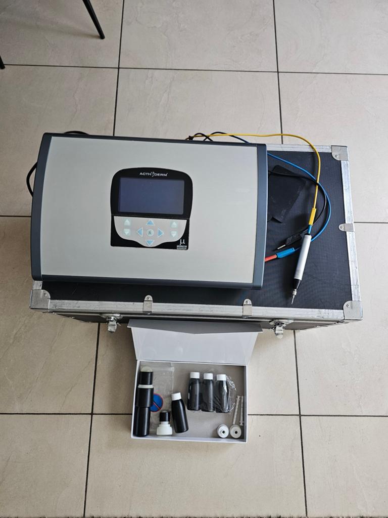 Acthvderm – professional needle-free mesotherapy device, Ophalen of Verzenden, Gebruikt