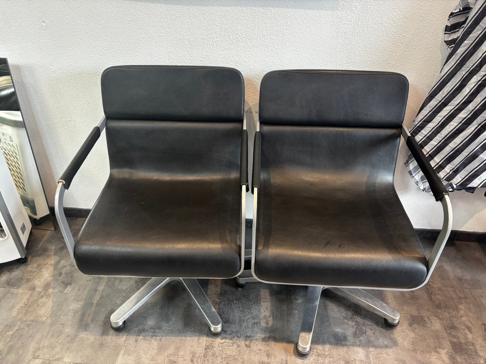 Kapperstoelem, Huis en Inrichting, Ophalen, Gebruikt, Twee, Zwart