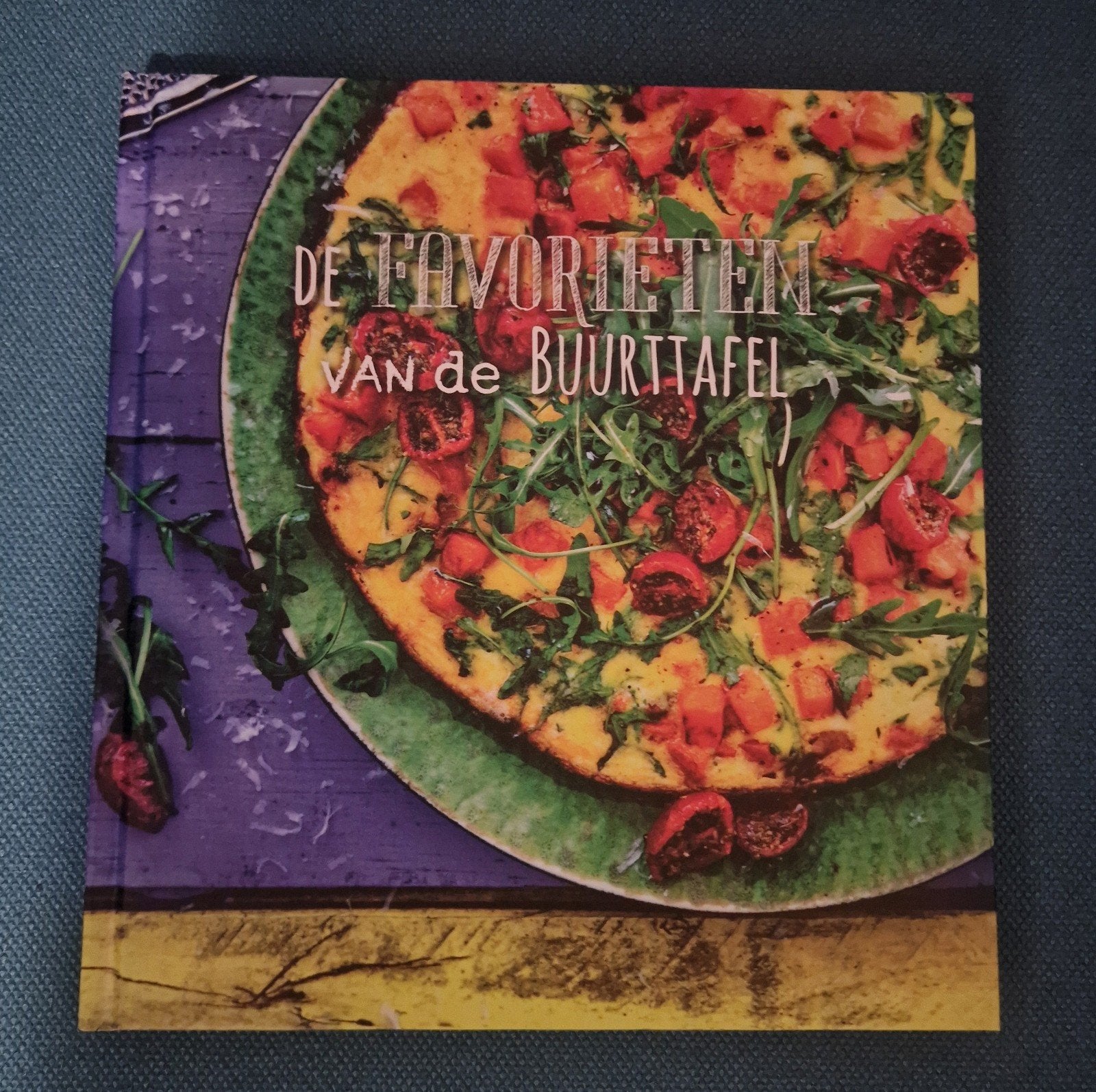 Aviko kookboek De Favorieten van de Buurt tafel, Boeken, Kookboeken, Ophalen of Verzenden, Zo goed als nieuw, Aviko