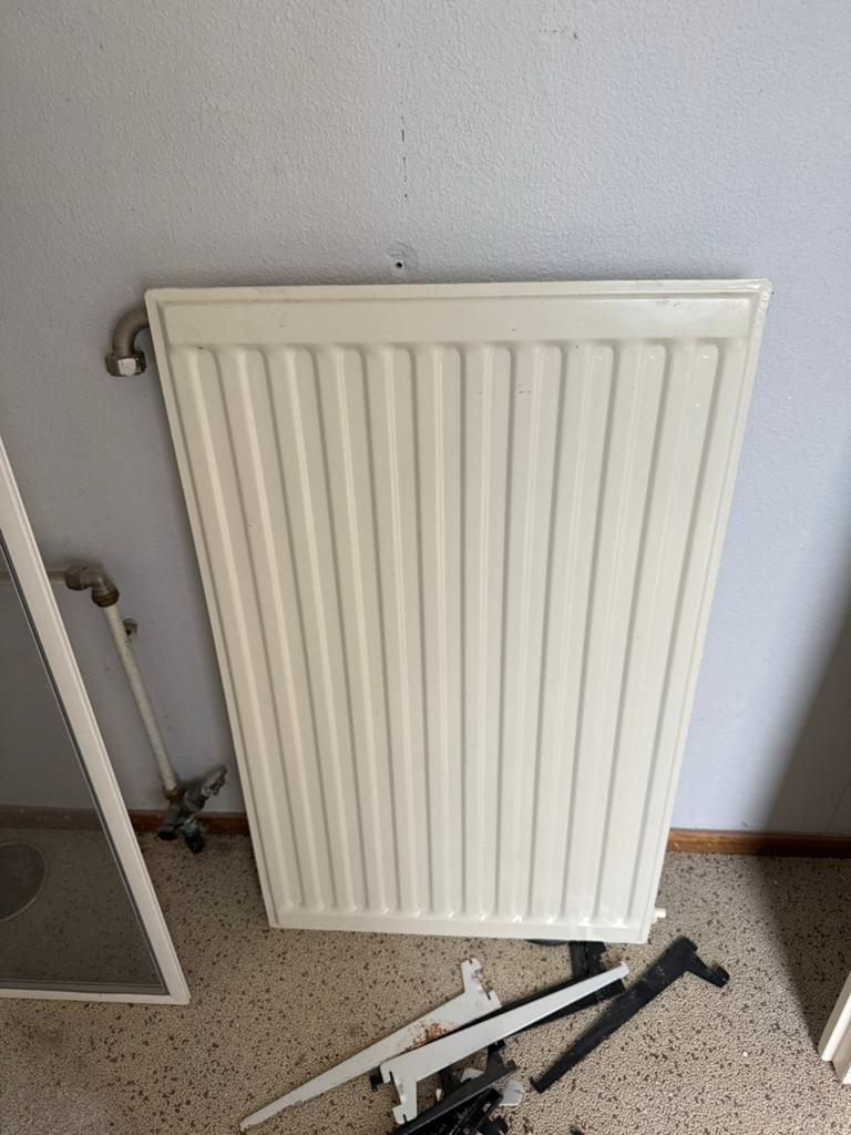 Gebruikte radiator 80 x 47,5 cm, Doe-het-zelf en Verbouw, Verwarming en Radiatoren, Ophalen, Gebruikt, Radiator, Minder dan 60 cm