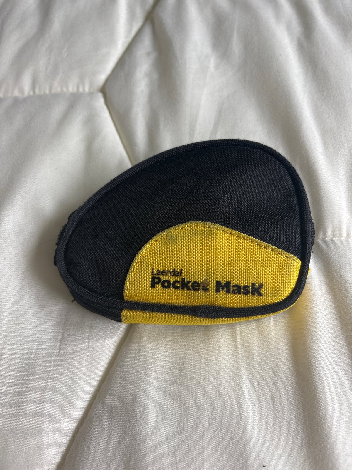 Laerdal Pocket Mask in draagtas, Hobby en Vrije tijd, Cursusmateriaal, Verzenden, Meerdere media