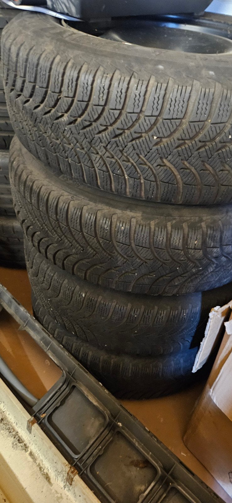 Winter banden Opel astra h, Auto diversen, Autosport-onderdelen, Ophalen, Zo goed als nieuw
