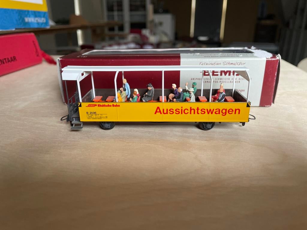 Bemo RhB H0m Aussichtswagen met personen B2096 - 3280 116, Overige merken, Gelijkstroom, Wagon, Ophalen of Verzenden