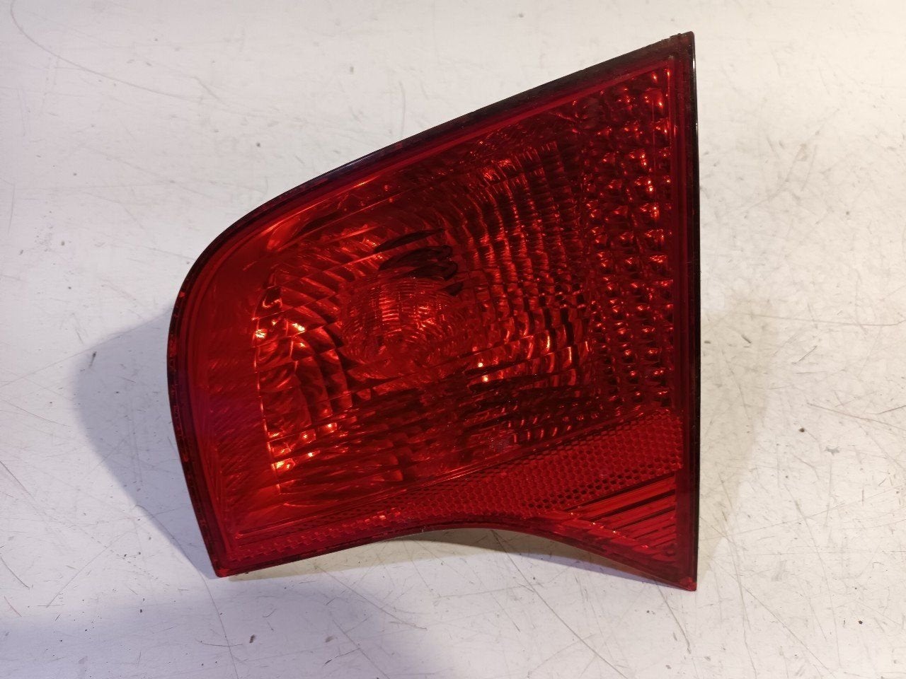 Achterlicht kofferdeksel achterklep rechts Audi A4, Onderdelen@venauto.nl, Van der Ven Autorecycling B.V., Gebruikt, Ettenseweg 76, 4706 PB Roosendaal, The Netherlands