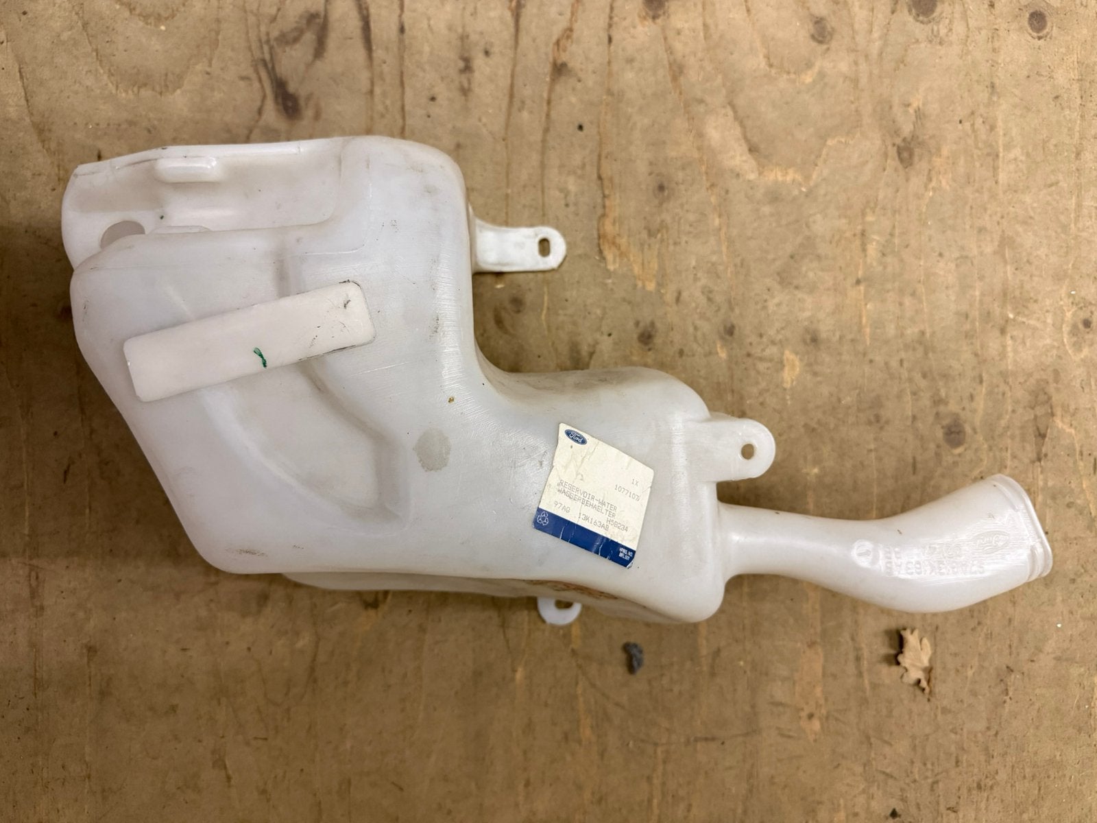 Nieuw ruitensproeier reservoir Ford Escort MK7, Ophalen, Nieuw, Ford