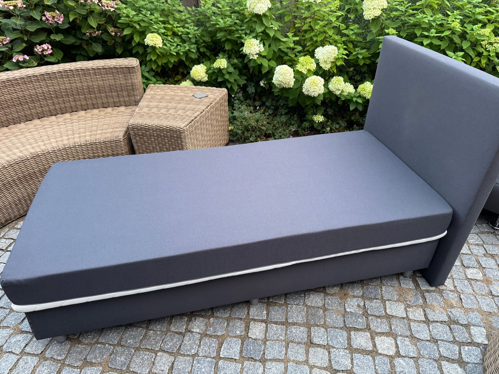 Een Persoons bed in nieuw staat, Ophalen, Overige materialen, Verstelbaar, 90 cm