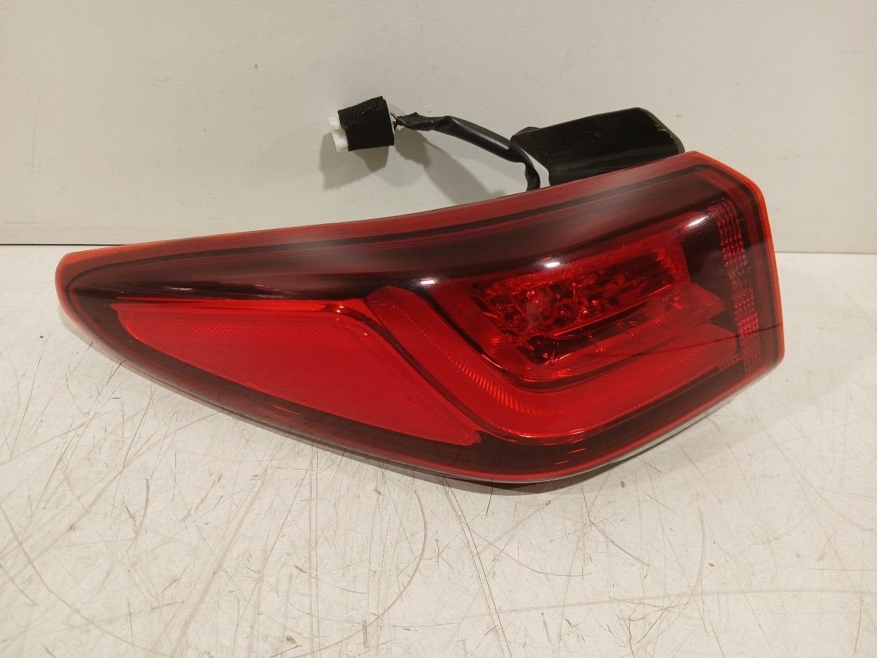 Achterlicht links buiten Hyundai Kona, Onderdelen@venauto.nl, Van der Ven Autorecycling B.V., Gebruikt, Ettenseweg 76, 4706 PB Roosendaal, The Netherlands