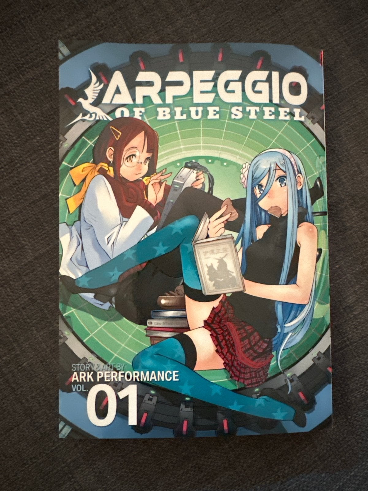 Arpeggio of Blue Steel Vol. 1 - Lootcrate Exclusief Manga, Eén stripboek, Ophalen of Verzenden, Zo goed als nieuw