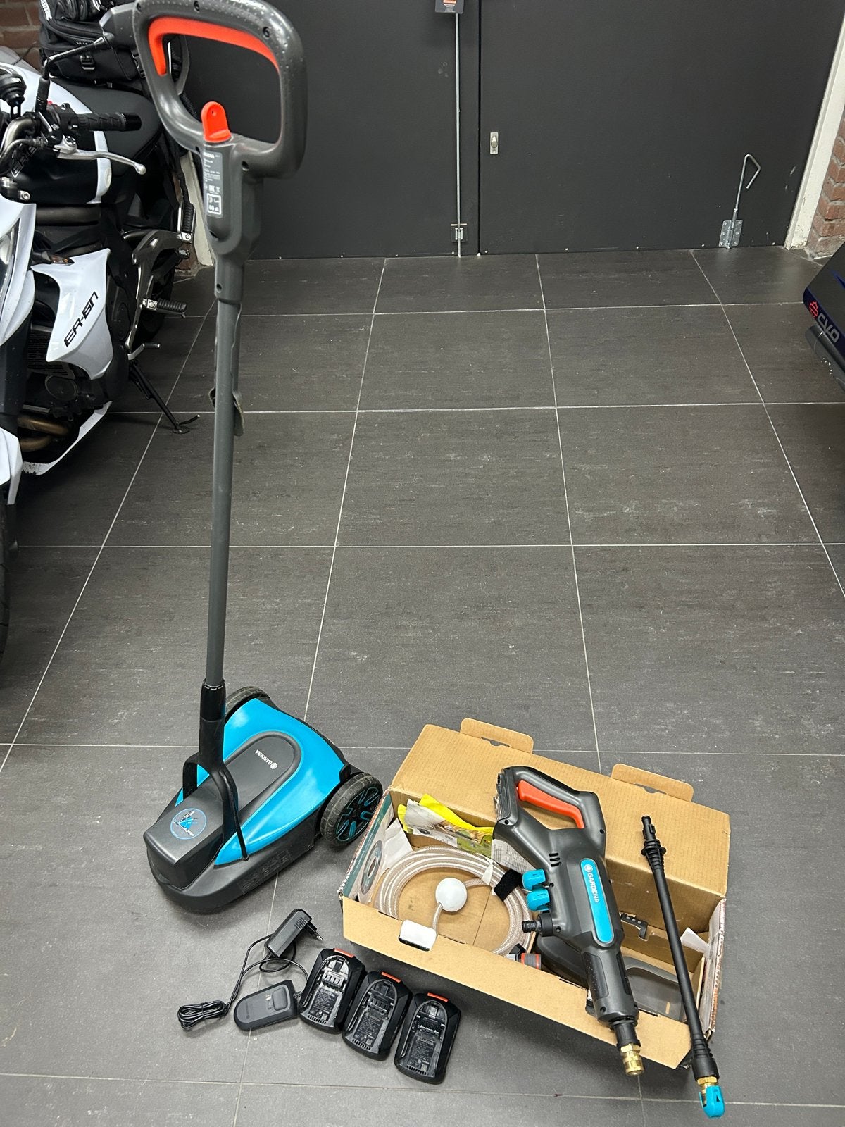 Gardena Accu Grasmaaier en Hogedrukreiniger Set, Tuin en Terras, Cirkelmaaier, Gebruikt, Accu-grasmaaier, Ophalen of Verzenden