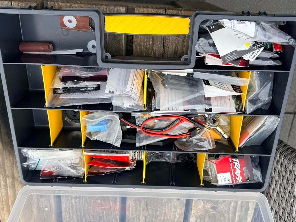 Traxxas onderdelen Slash 2WD/4x4 & 1/10 auto's + koffer, Elektro, Gebruikt, Ophalen of Verzenden, Schaal 1:10