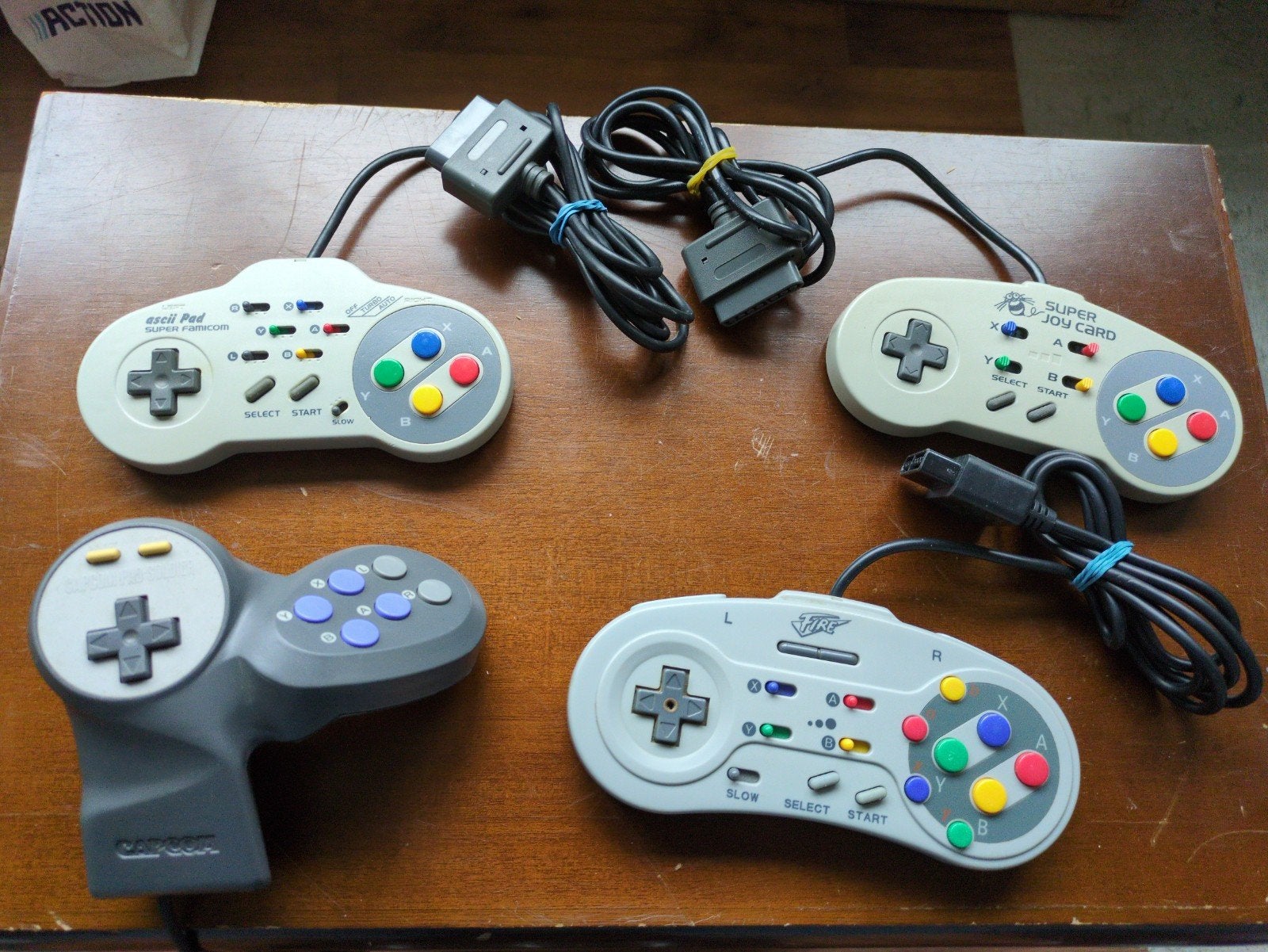 4 Super Nintendo Controllers - Second Party, Gebruikt, Overige genres, Eén computer, Ophalen of Verzenden