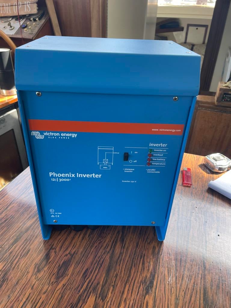 Victron Phoenix Omvormer 12V 3000W Nieuwstaat, Ophalen, Zo goed als nieuw