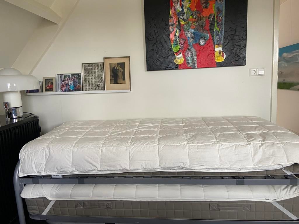 Bed en onderschuifbed super netjes, Ophalen, Modern en zeer praktisch, Tweepersoons, Zo goed als nieuw
