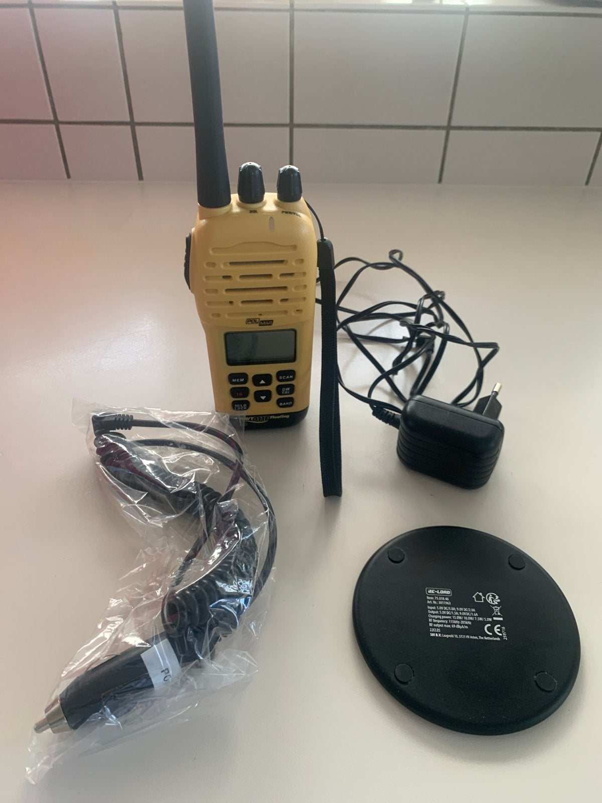 Portofoon met oplader en accessoires, Ophalen, Gebruikt, 2 to 5 km, Portofoon of Walkie-talkie