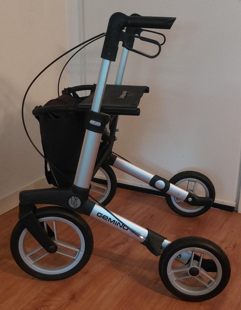 Rollator Merk: Gemino 60 + tas ( 9.1 kg ), Ophalen of Verzenden, Lichtgewicht, Zo goed als nieuw