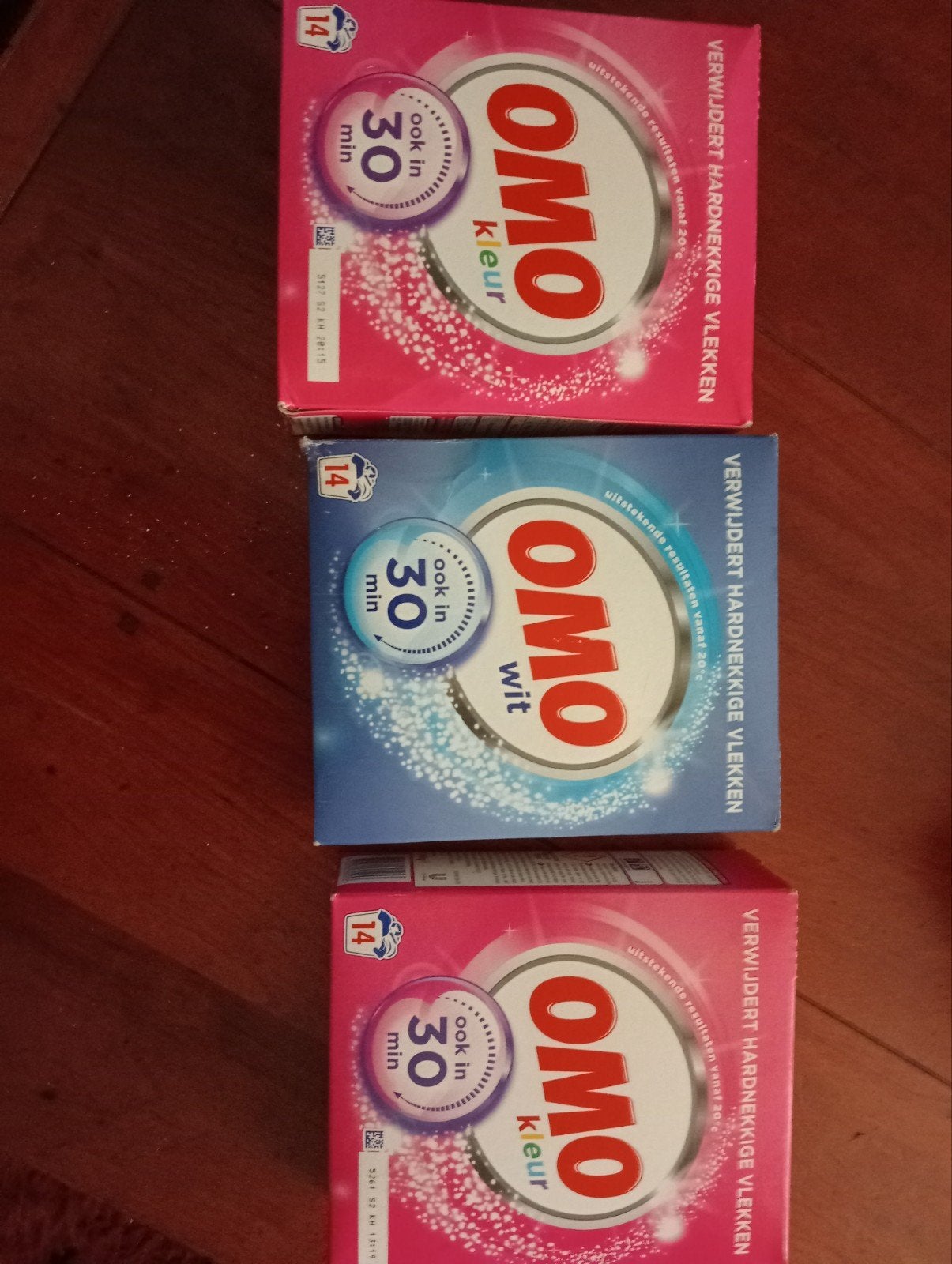 OMO Wasmiddel Kleur & Wit - Hardnekkige Vlekken Verwijderaar, Ophalen, Minder dan 1200 toeren, Minder dan 85 cm, Minder dan 4 kg