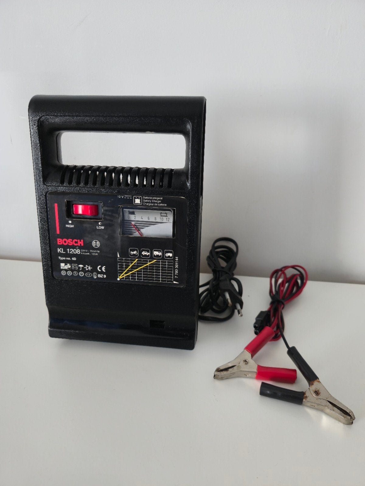Bosch KL 1208 acculader - 12V, Auto-onderdelen, Gebruikt