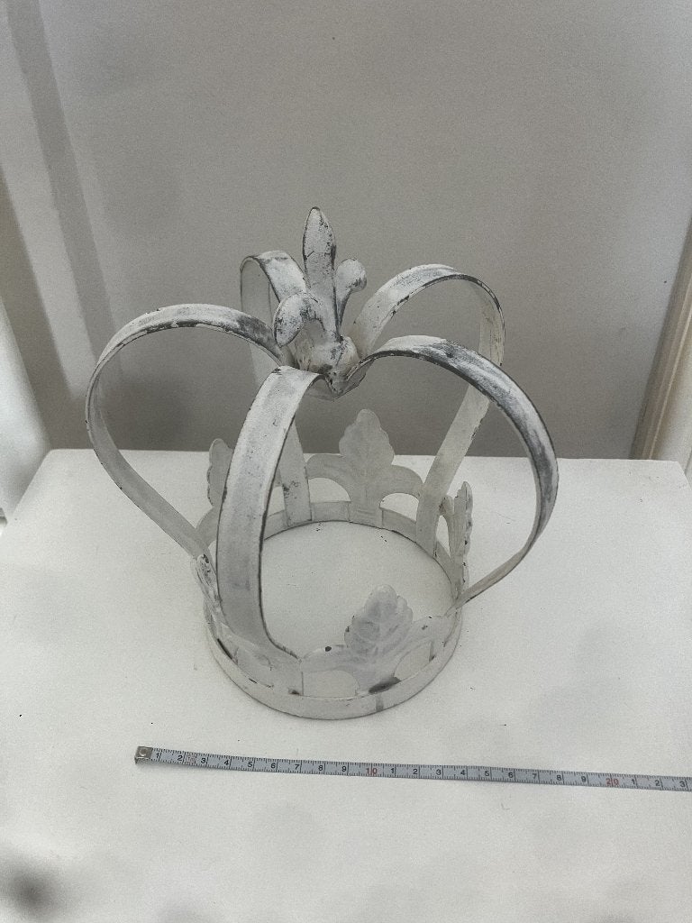 Leuke witte metalen kroon voor tuin of voor in bloemstuk, Huis en Inrichting, Woonaccessoires | Overige, Brocante, Ophalen of Verzenden