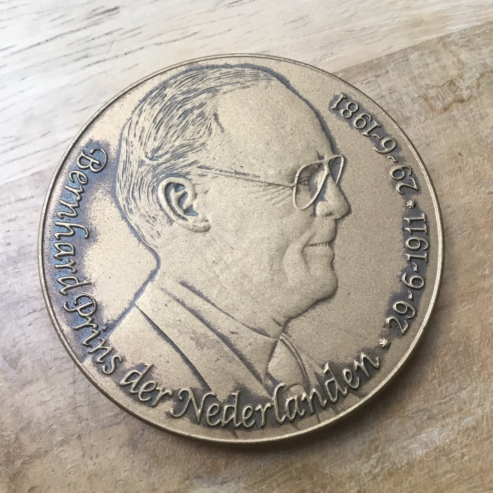 Penning Bernhard prins der Nederlanden 29-6-1911-29-6-1981, Postzegels en Munten, Ophalen of Verzenden, Overige materialen, Nederland