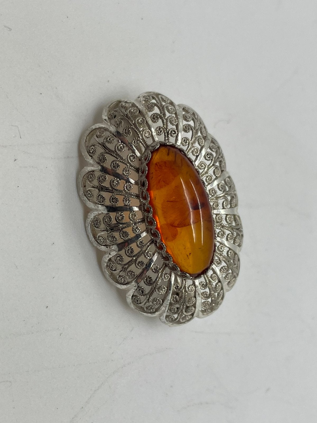 F548 Prachtige zilveren barnsteen broche, Ophalen of Verzenden, Zilver, Broche, Met edelsteen