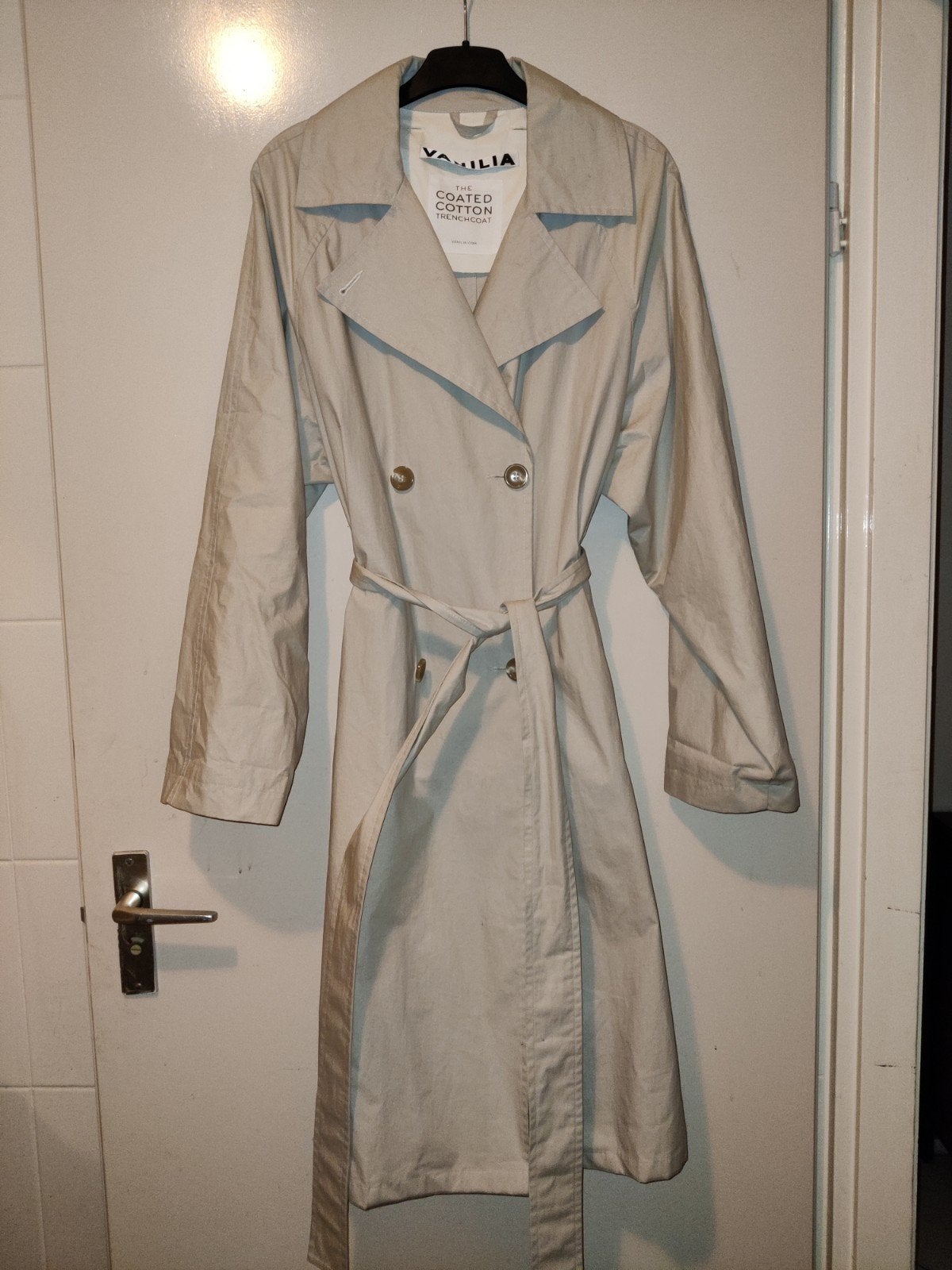 Vanilia jas maat M trenchcoat, Kleding | Dames, Ophalen of Verzenden, Zo goed als nieuw, Maat 38/40 (M), Beige