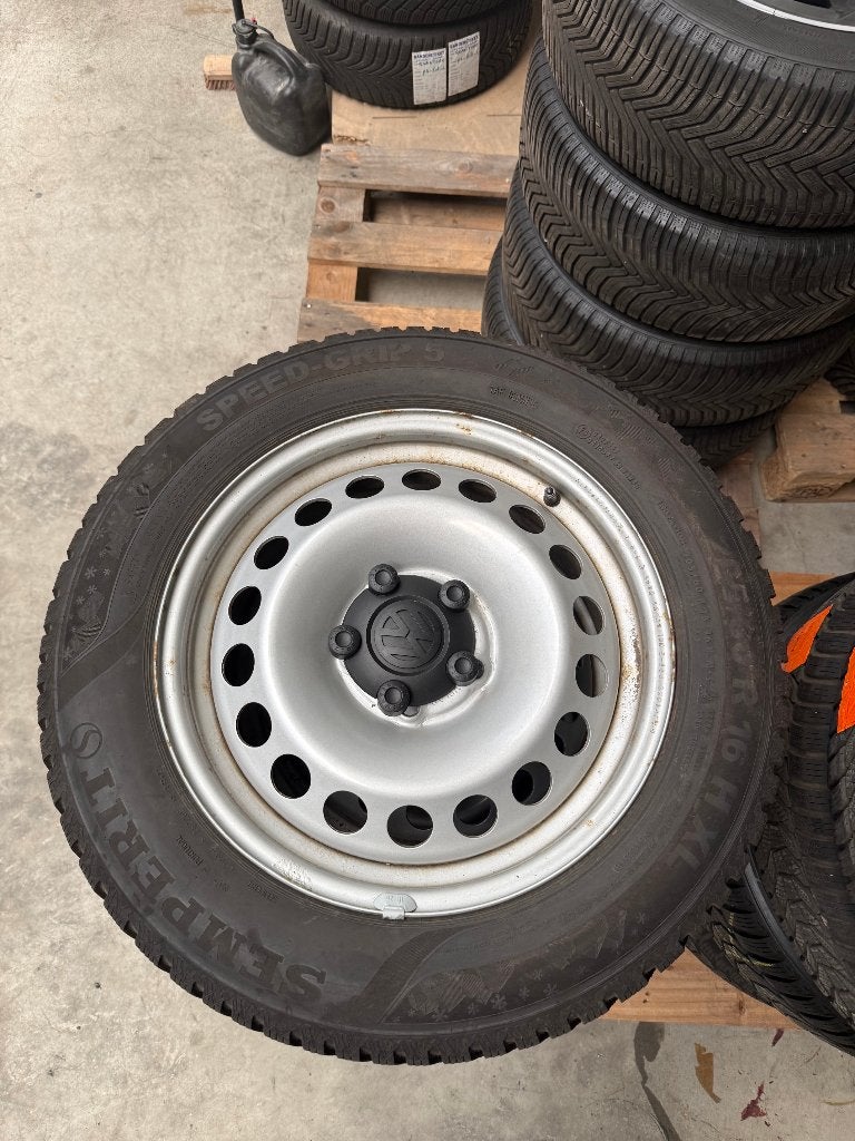 Volkswagen Caddy 2021+ Winterbanden, Auto-onderdelen, Ophalen, 16 inch, Banden en Velgen, Bestelwagen