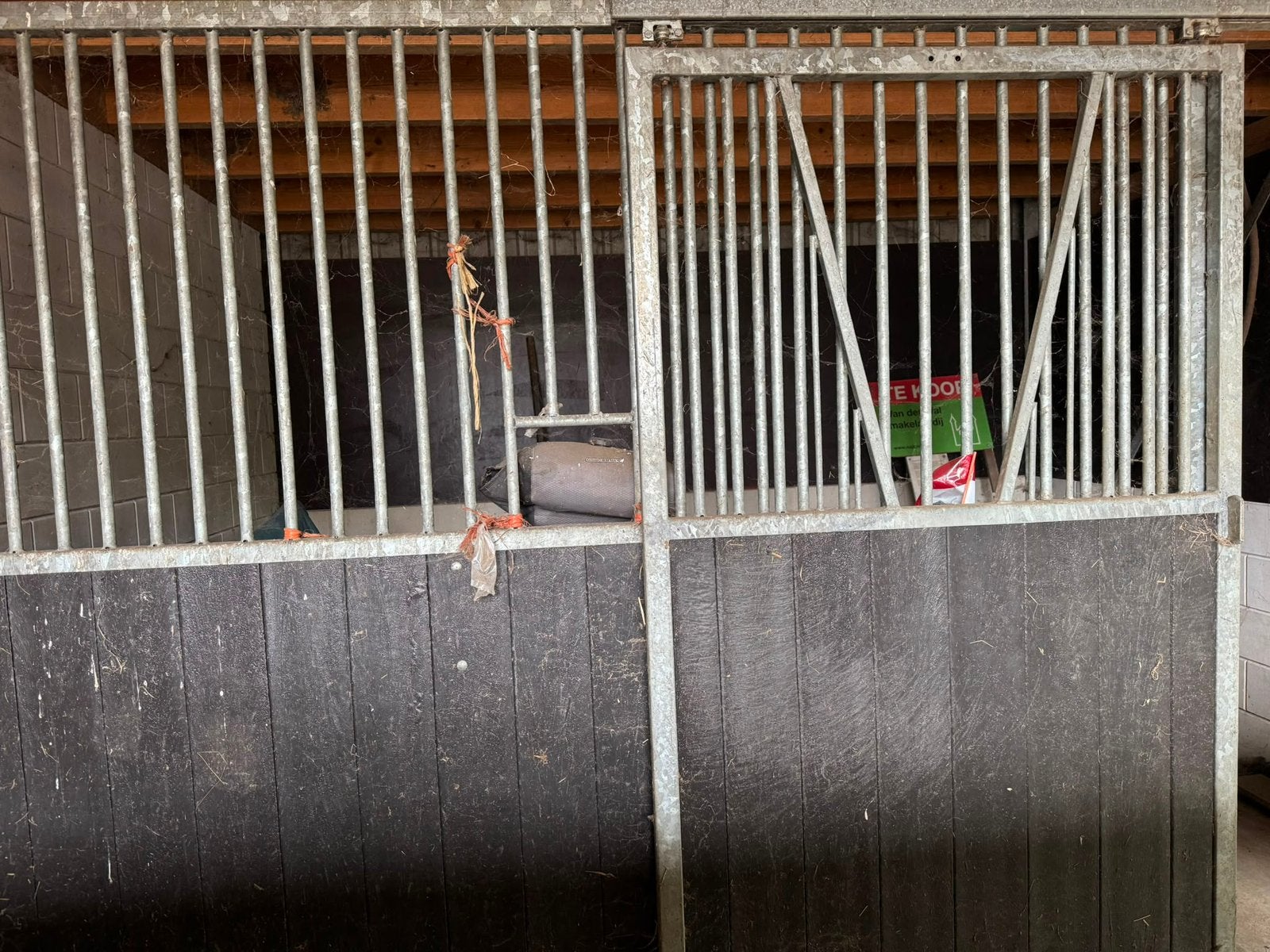Paardenbox voorwand schuifdeur 2 stuks te koop, Dieren en Toebehoren, Stalling en Weidegang, 2 of 3 paarden of pony's