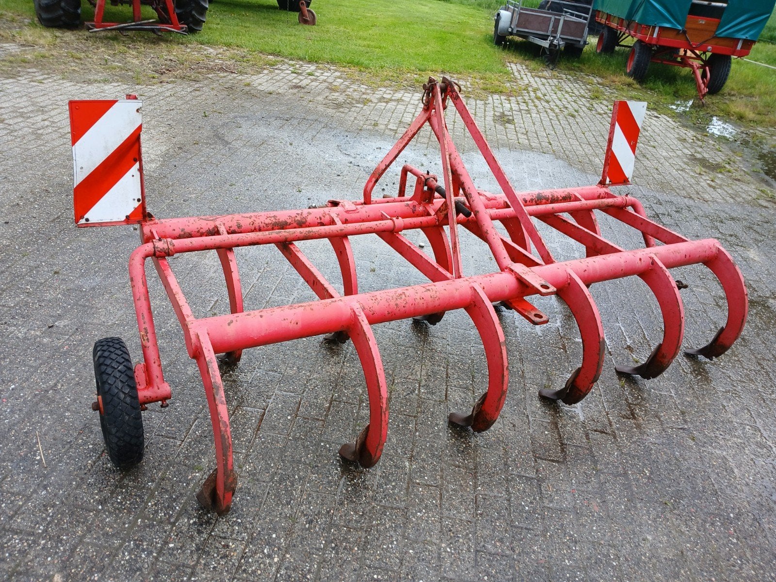 Robuuste cultivator voor grondbewerking met 2,5 m werkbreedt, Ophalen