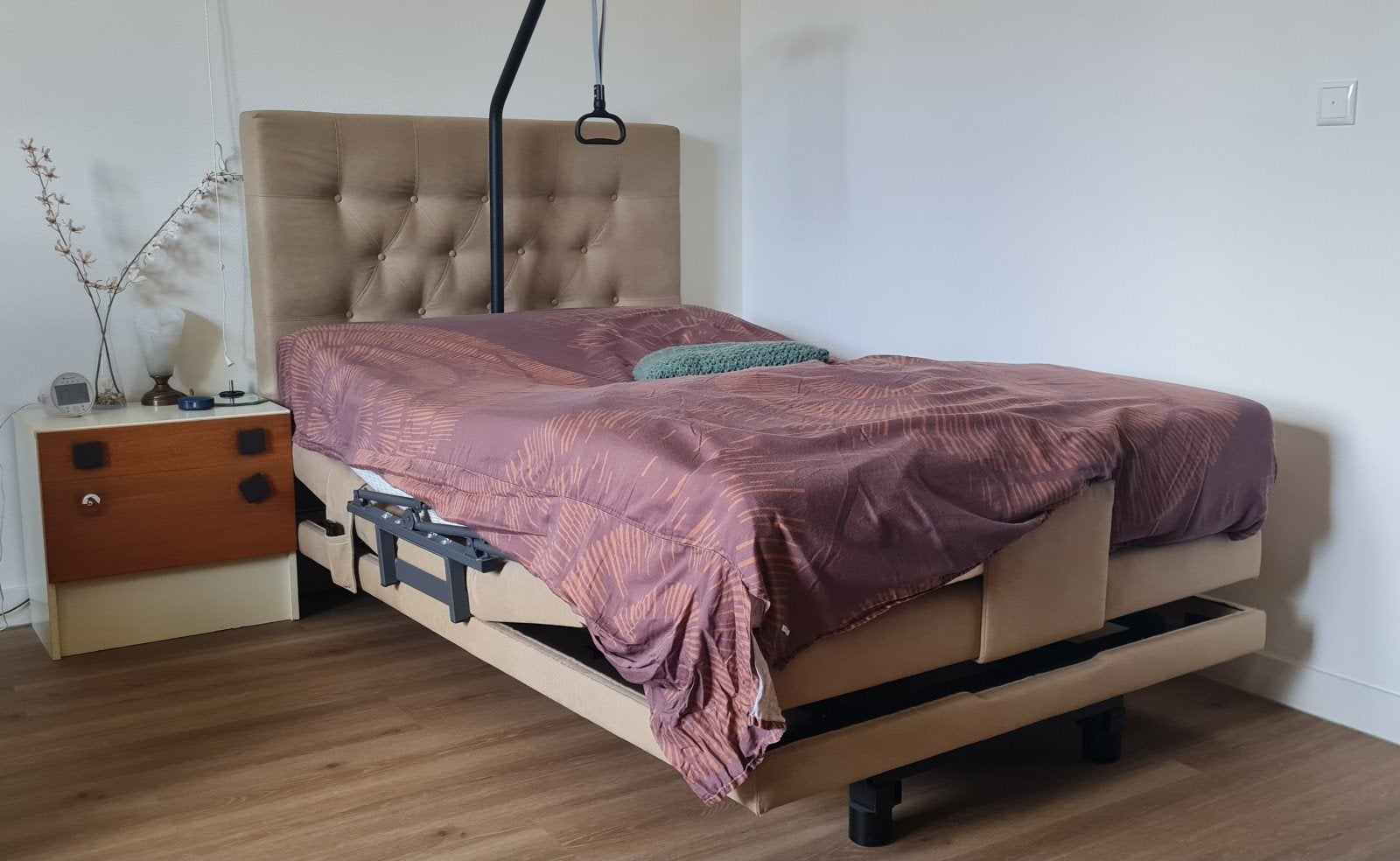 Contour Seniorenbed 120x200 cm hoog-laag+elektr. verstellen, Eenpersoons, Beige, Ophalen of Verzenden, 120 cm