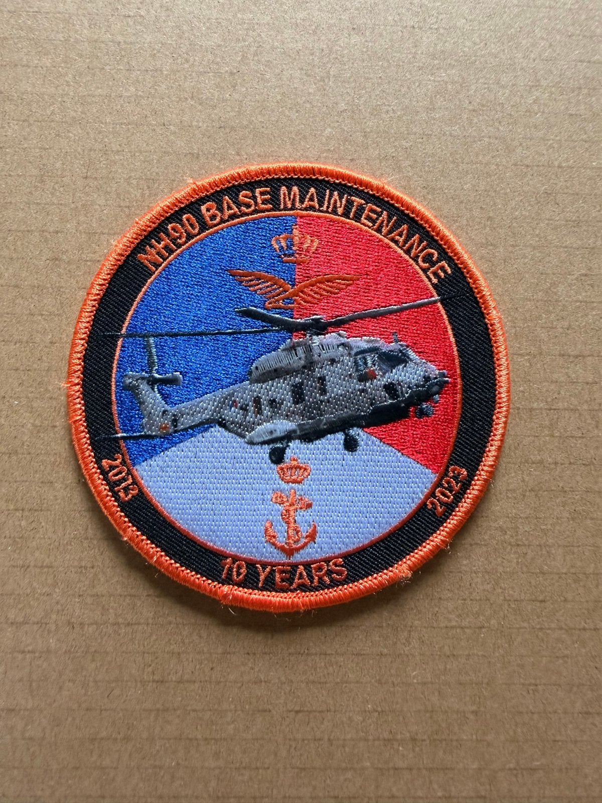 NH90 Base Maintenance 10 Jaar badge - Marine Luchtvaart, Ophalen of Verzenden, Marine, Nederland, Embleem of Badge