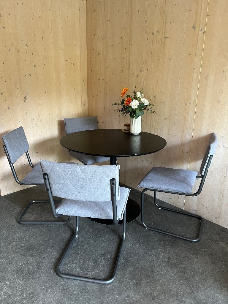 Ronde tafel - zwart, Huis en Inrichting, Rond, Zo goed als nieuw, Vier personen, Ophalen