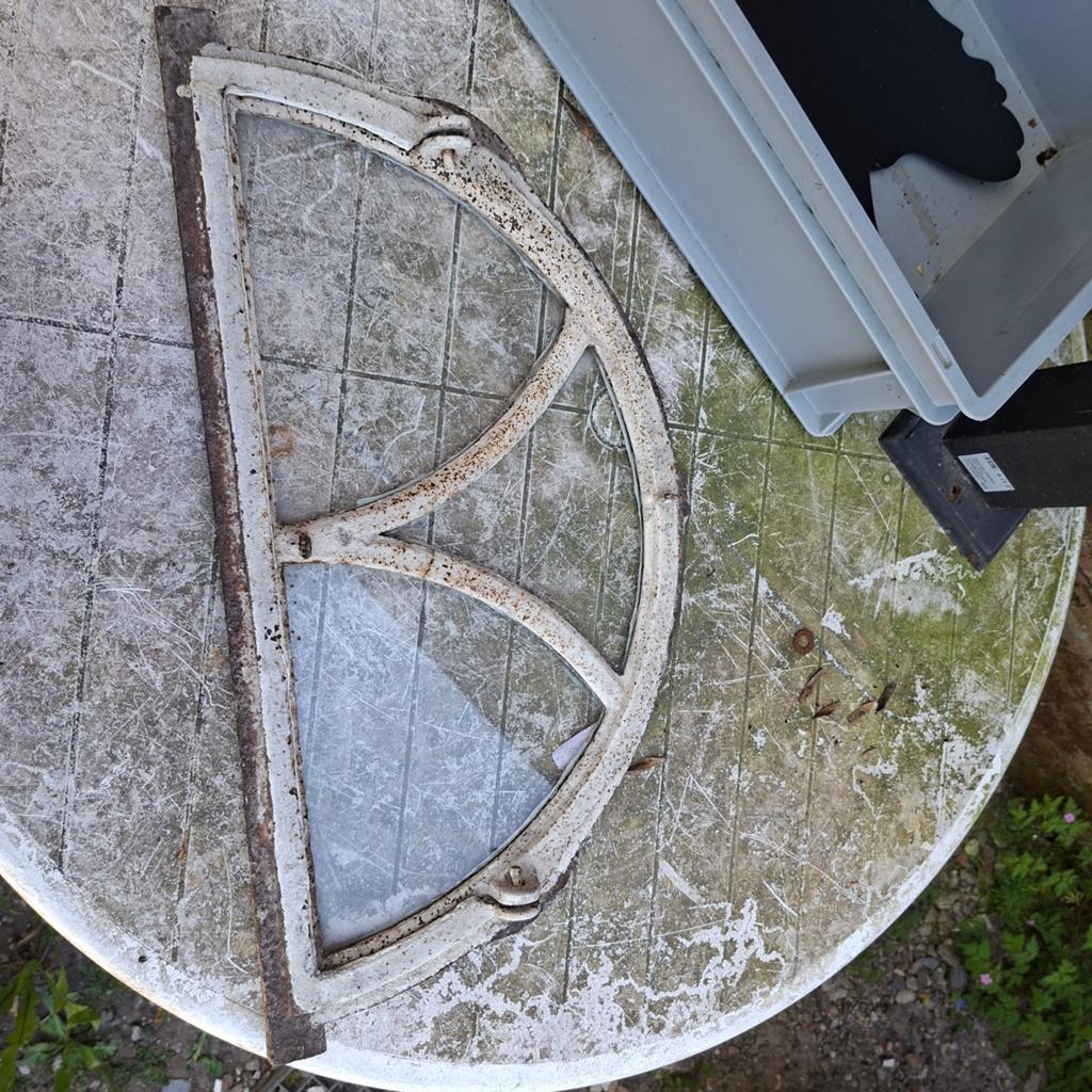 Half rond Stalraam, Ophalen
