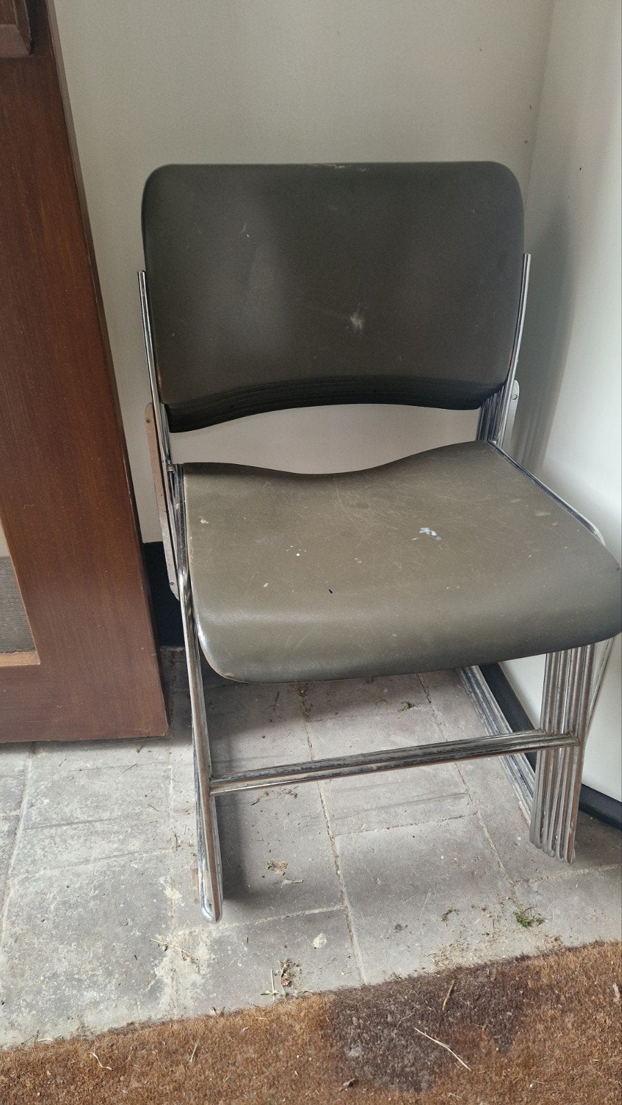 6 stevige stoelen gratis af te halen in Appingedam, Ophalen, Gebruikt, Overige kleuren, Metaal