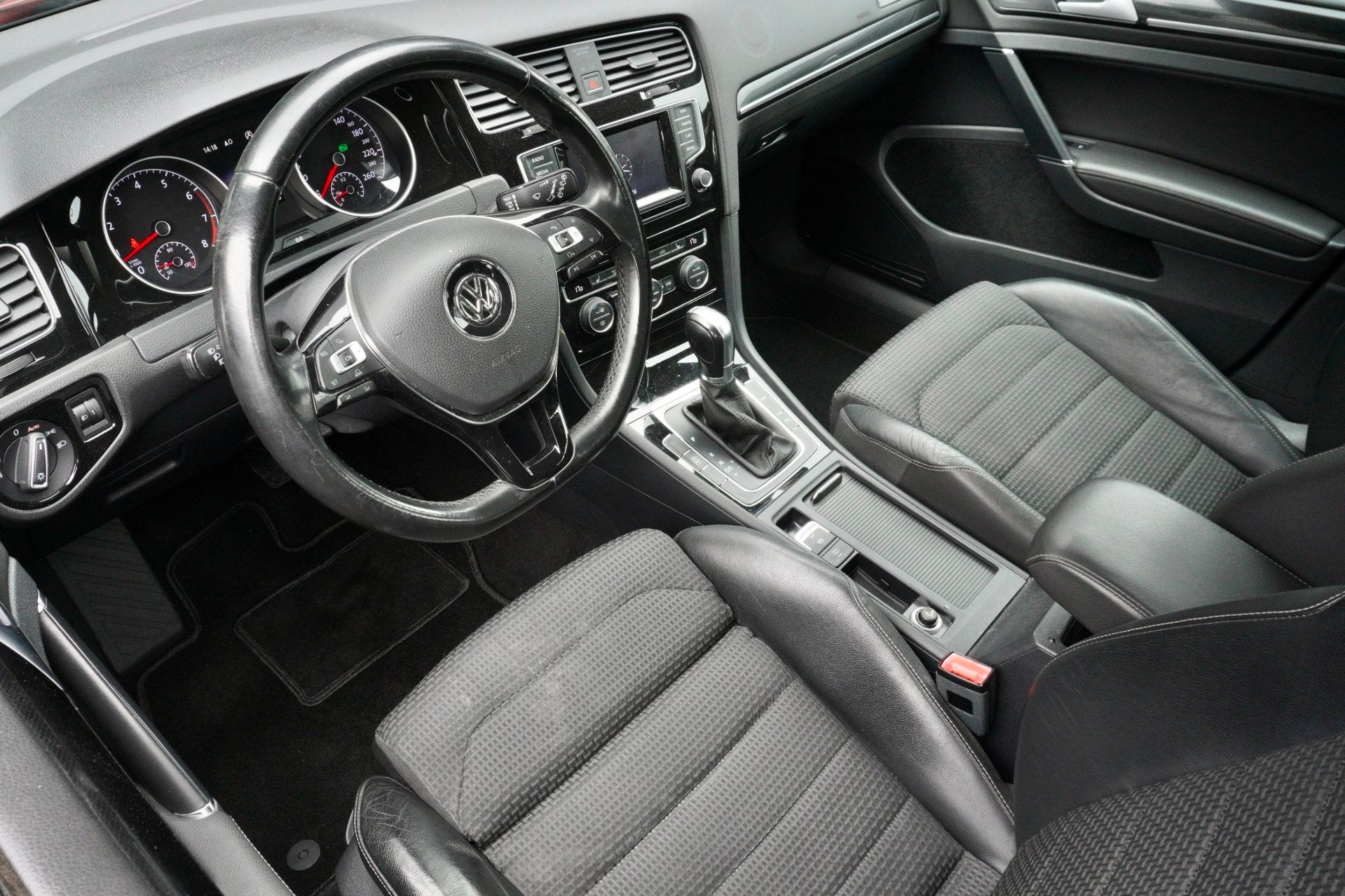 Volkswagen Golf 1.4 TSI Highline Trekhaak|Automaat|Stoelverw, Auto's, Euro 5, Gebruikt, Zwart, 4 cilinders